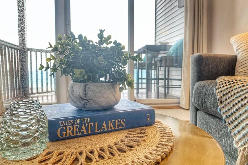New Listing Beach Bliss 211! Stunning Bay View Traverse City Exteriér fotografie