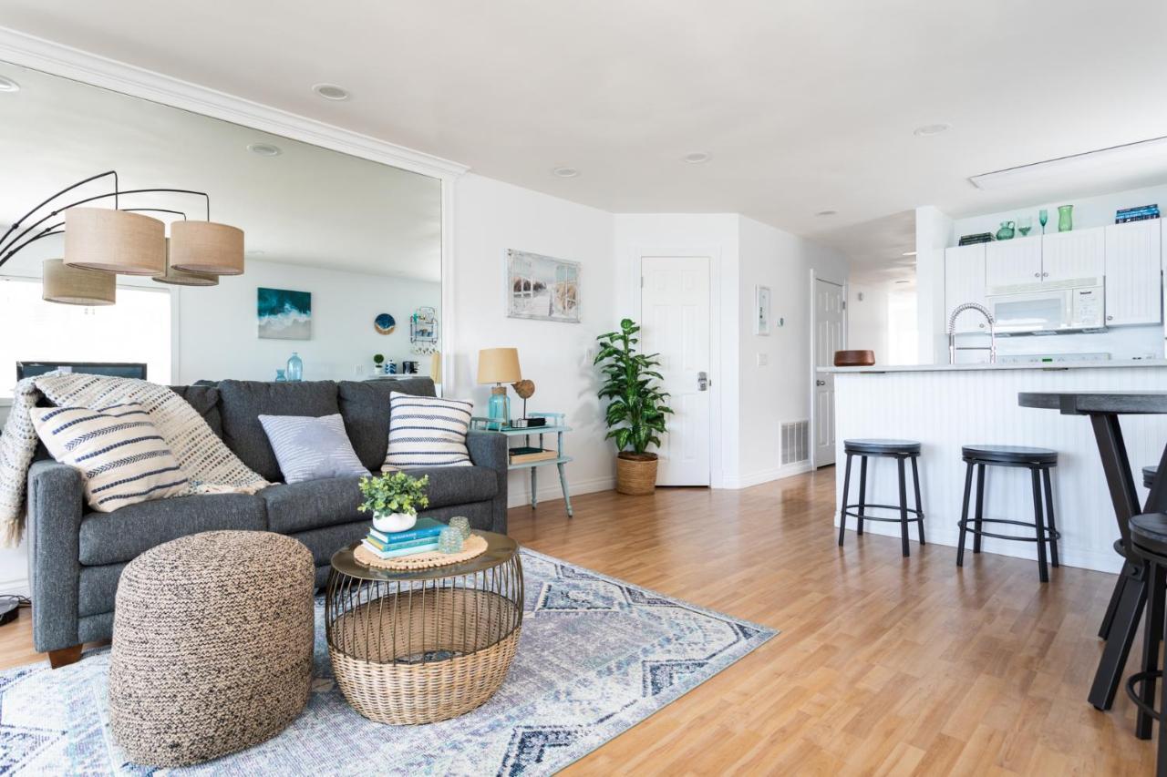 New Listing Beach Bliss 211! Stunning Bay View Traverse City Exteriér fotografie