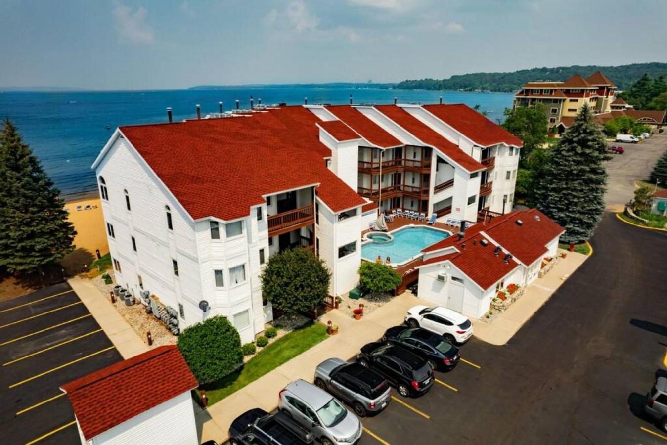 New Listing Beach Bliss 211! Stunning Bay View Traverse City Exteriér fotografie