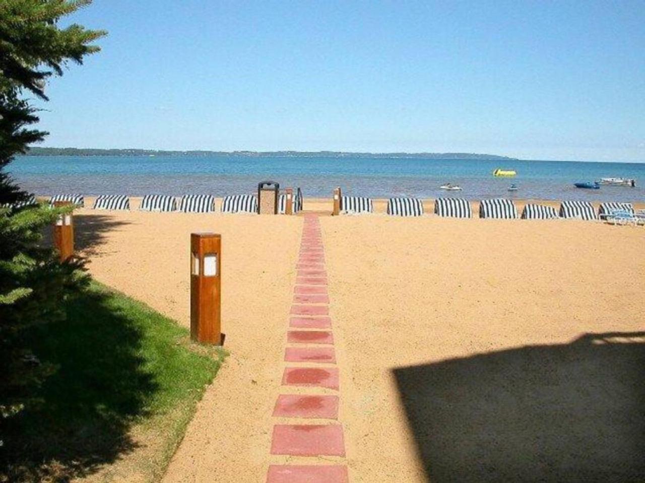 New Listing Beach Bliss 211! Stunning Bay View Traverse City Exteriér fotografie