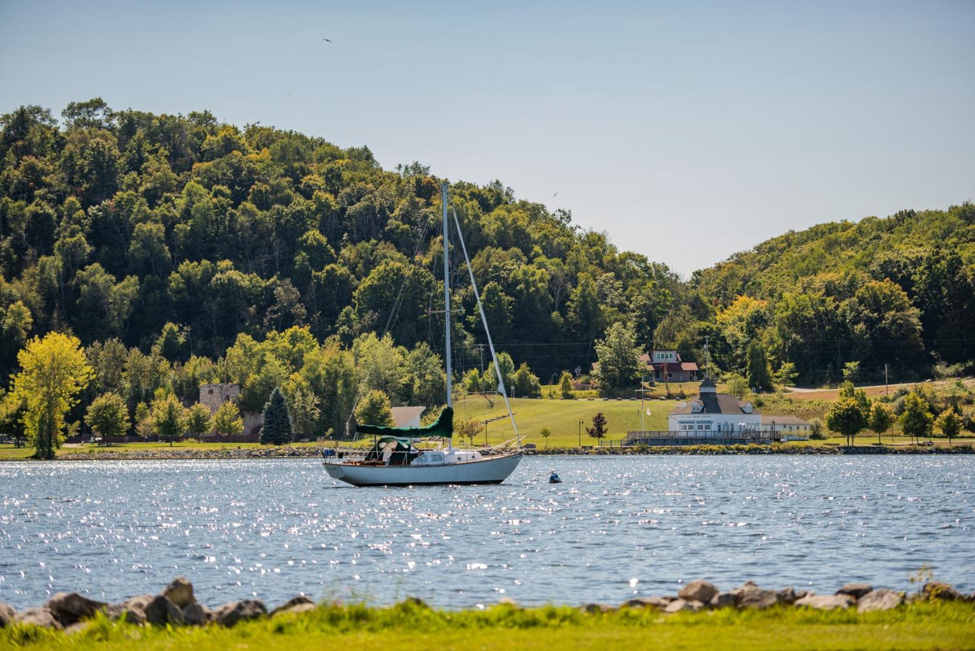 New Listing Beach Bliss 211! Stunning Bay View Traverse City Exteriér fotografie